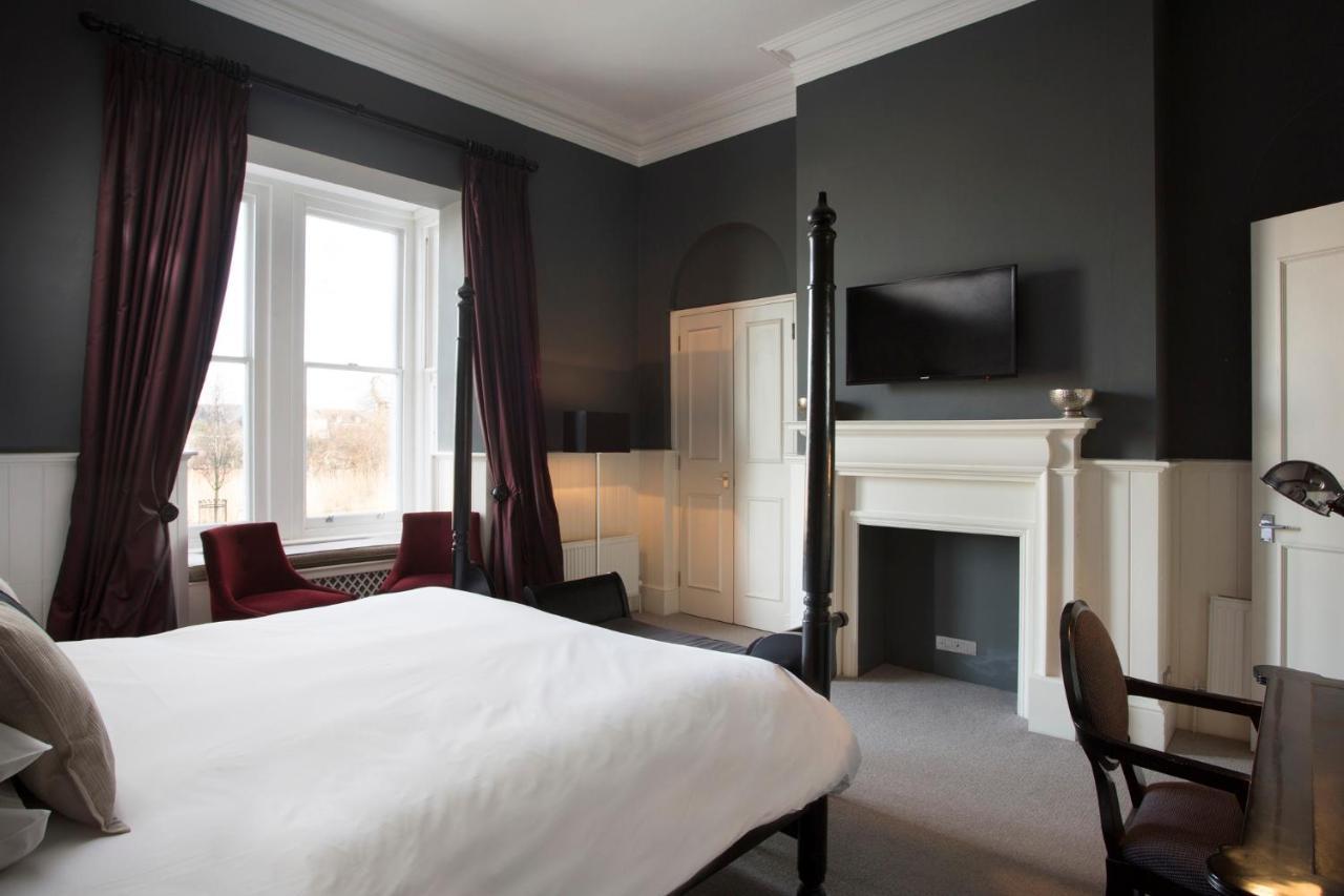 The Bell Hotel ساندويتش المظهر الخارجي الصورة
