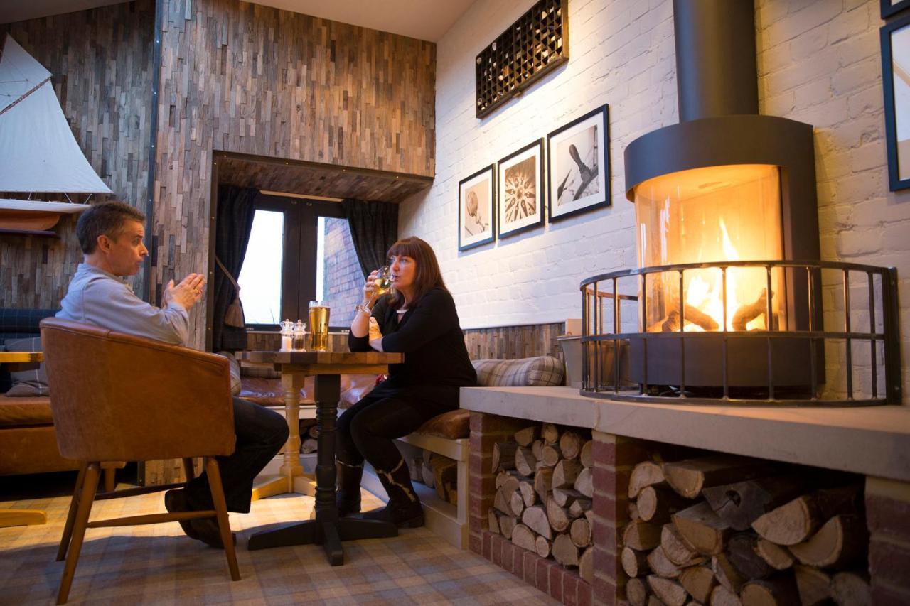 The Bell Hotel ساندويتش المظهر الخارجي الصورة