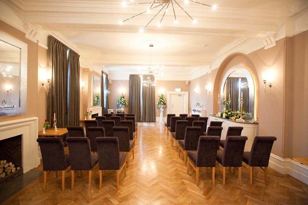 The Bell Hotel ساندويتش المظهر الخارجي الصورة