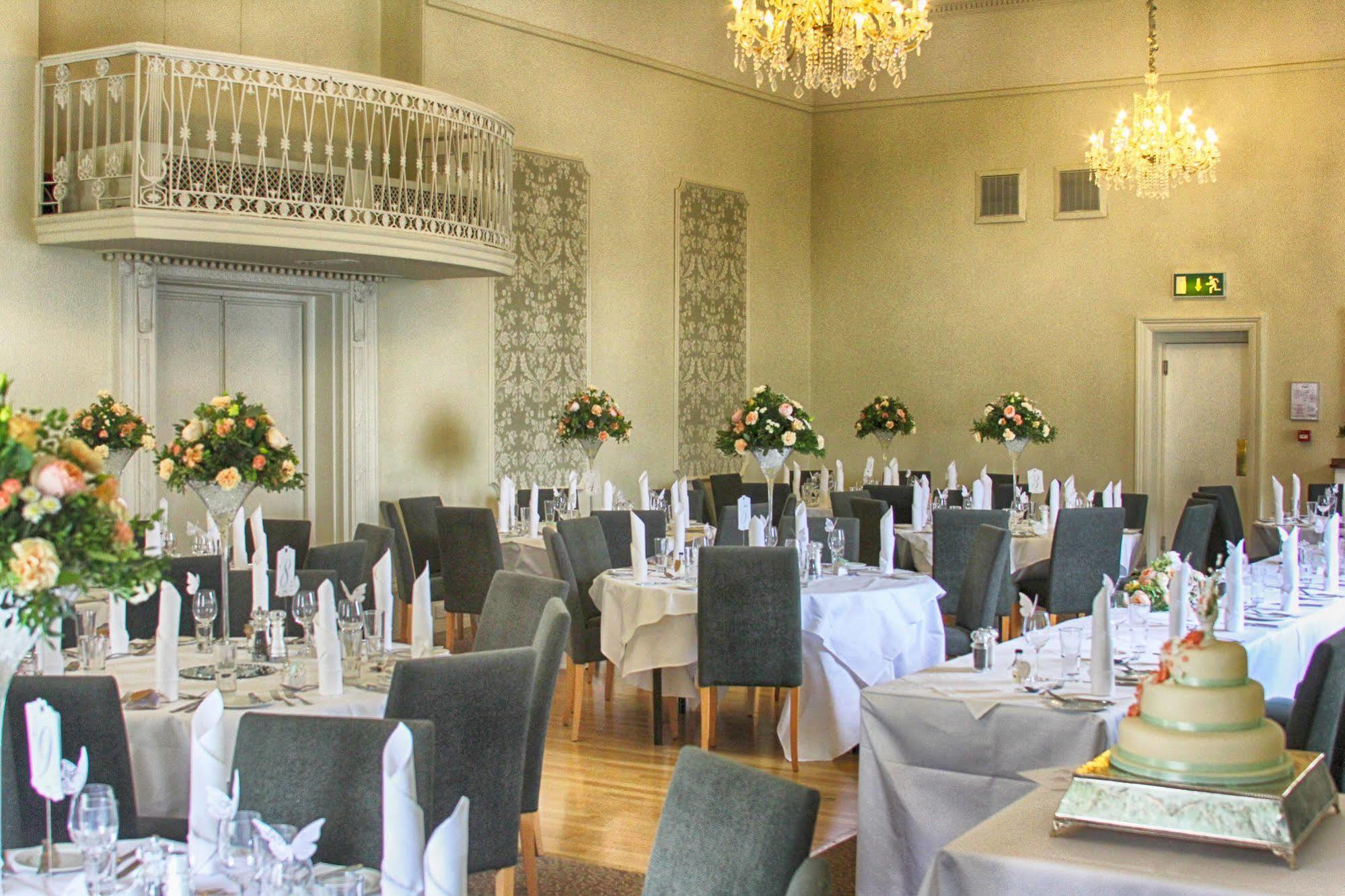 The Bell Hotel ساندويتش المظهر الخارجي الصورة