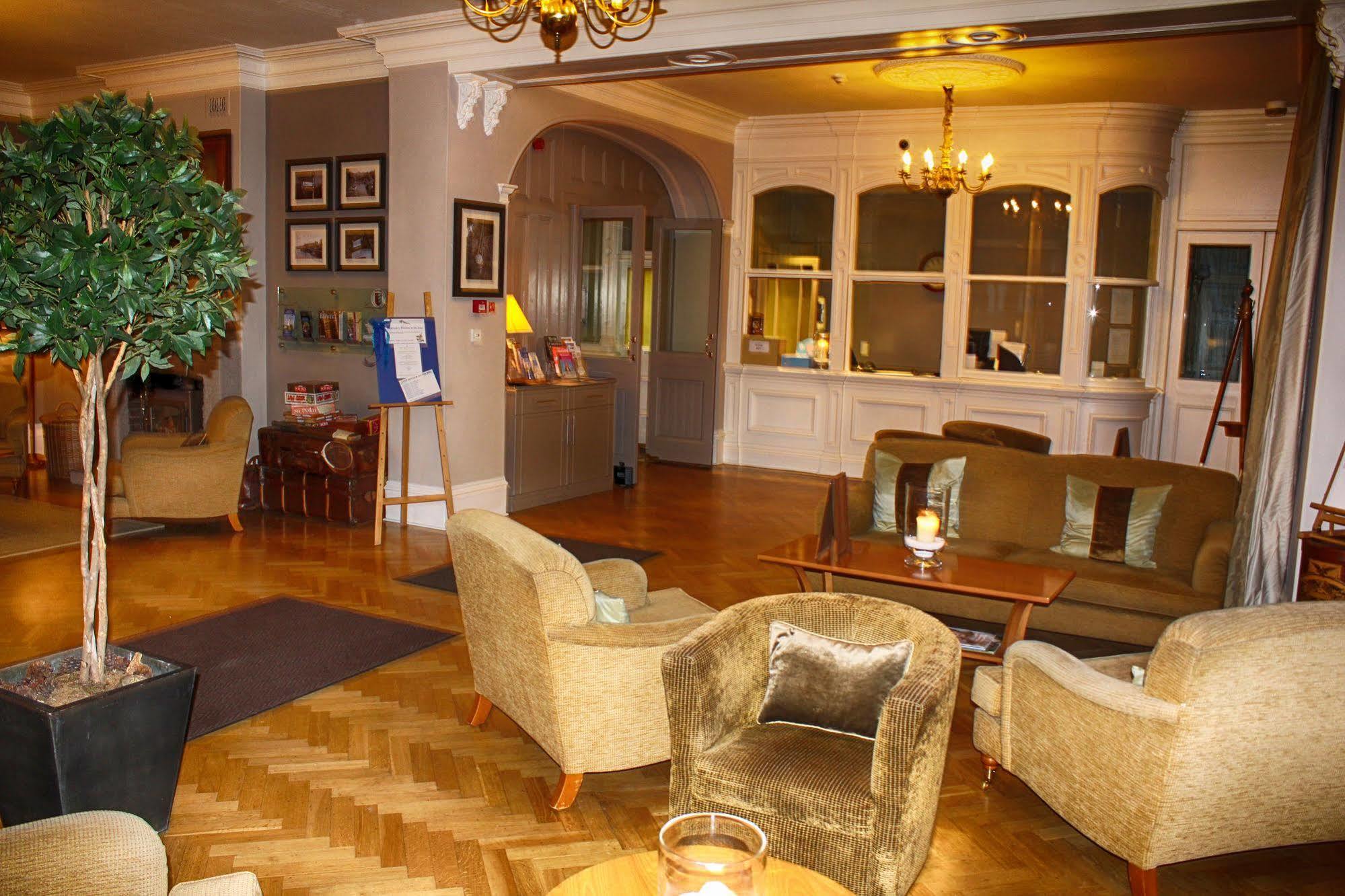 The Bell Hotel ساندويتش المظهر الخارجي الصورة